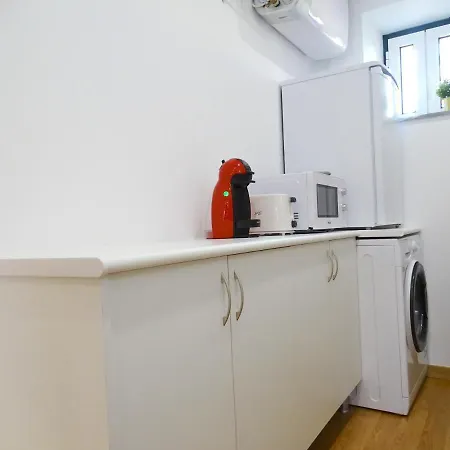 Center Apartment *