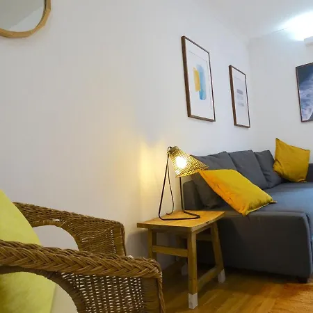 Center Apartment *